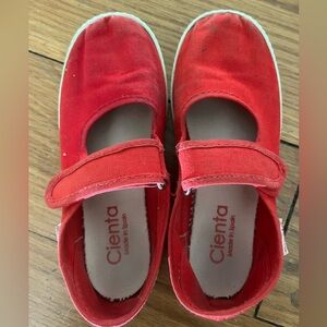 Red Cienta size 30 (size 12)